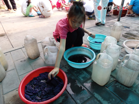 我是小小抹布長，
學(xué)習(xí)怎樣又快又好地清洗班里的抹布