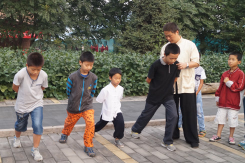 晨起習(xí)練太極拳