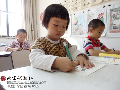 請猜猜，我幾歲了，我們的坐姿是不是也很棒啊