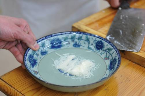 切好的豆腐絲