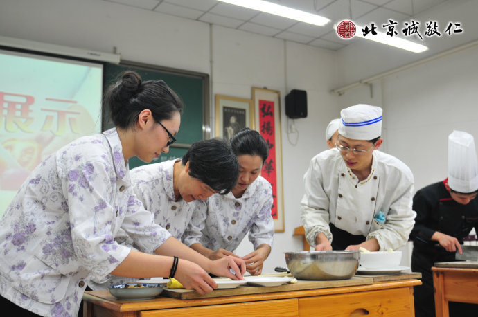 配圖：小院餐廳獻(xiàn)上廚藝展示